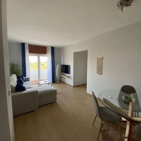 Cozy 3 Bedroom With Free Parking Premises Apartment Portimao